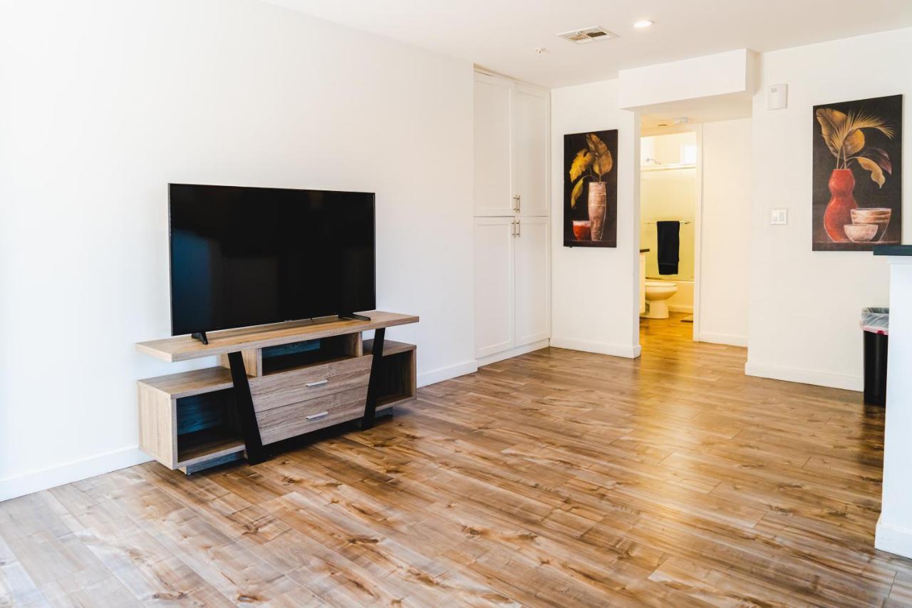 Modern Remodeled 1-Bedroom Close To Hollywood Walk Of Fame With Parking Los Angeles Zewnętrze zdjęcie